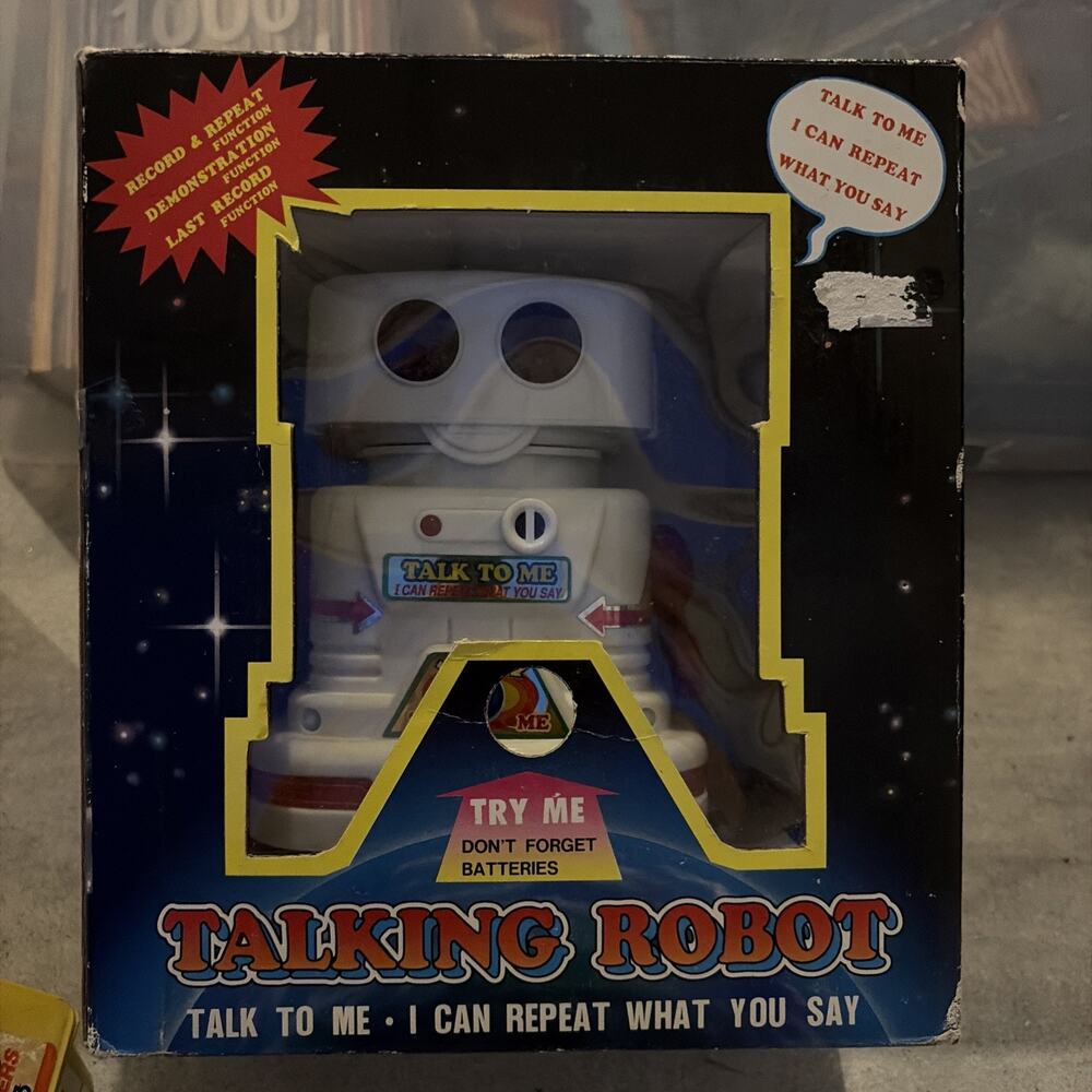 Vintage Chain Fong Toys Talk To Me Talking Robot Toy Battery Operated NEW